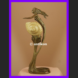 Jedyna taka kobieta z nautilusem secesyjna rzeźba