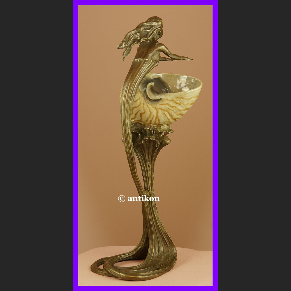 Jedyna taka kobieta z nautilusem secesyjna rzeźba Jedyna taka kobieta z nautilusem secesyjna rzeźba