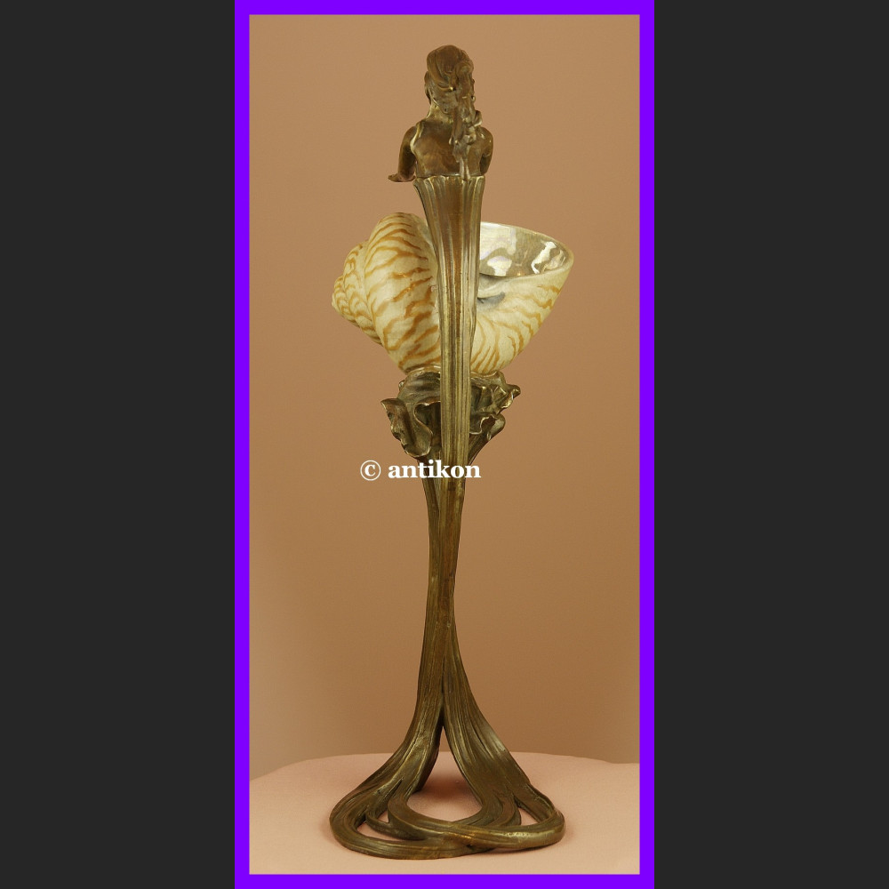 Jedyna taka kobieta z nautilusem secesyjna rzeźba Jedyna taka kobieta z nautilusem secesyjna rzeźba