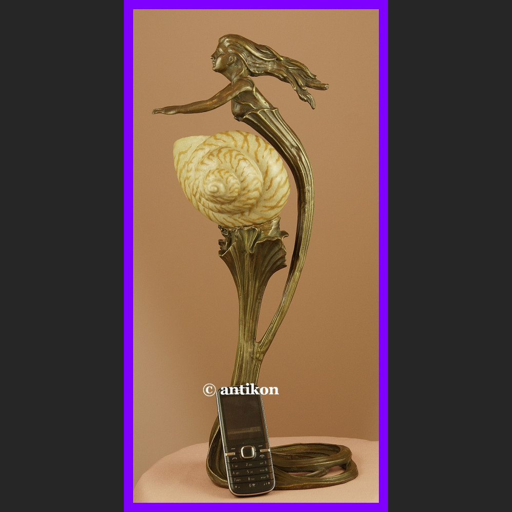 Jedyna taka kobieta z nautilusem secesyjna rzeźba Jedyna taka kobieta z nautilusem secesyjna rzeźba