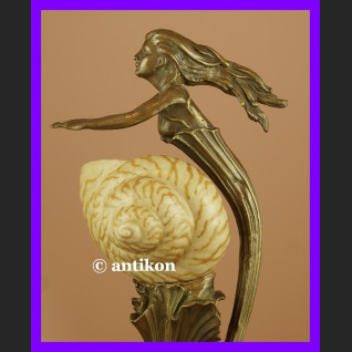 Jedyna taka kobieta z nautilusem secesyjna rzeźba Jedyna taka kobieta z nautilusem secesyjna rzeźba