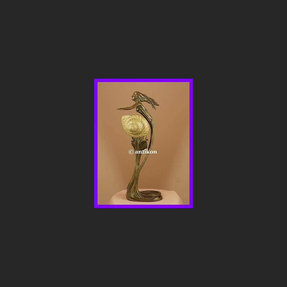 Jedyna taka kobieta z nautilusem secesyjna rzeźba Jedyna taka kobieta z nautilusem secesyjna rzeźba