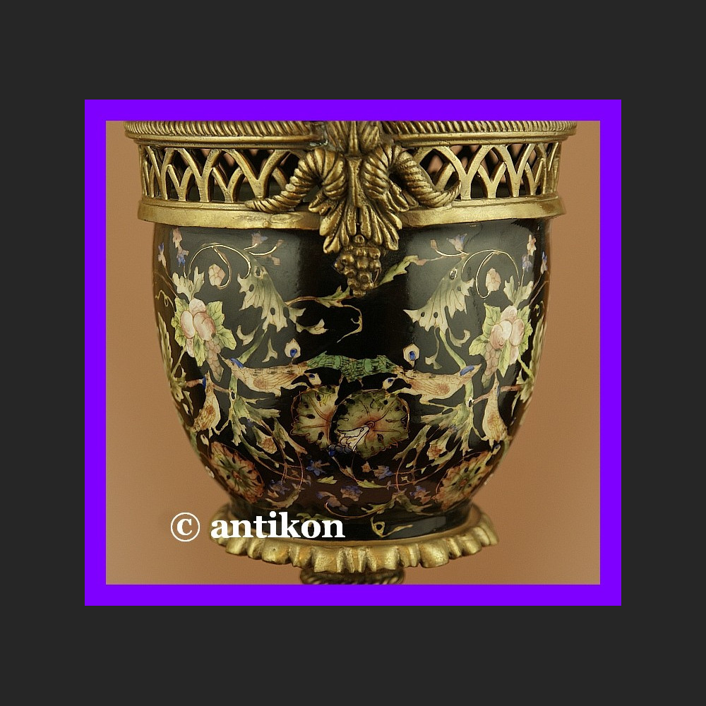 Ręcznie malowana waza potpourri z brązem  Ręcznie malowana waza potpourri z brązem