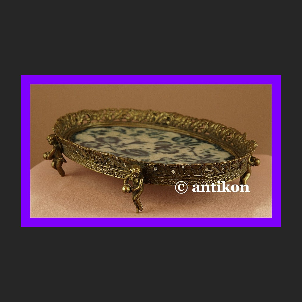 Taca wzór cebulowy okuta brązem Taca wzór cebulowy okuta brązem