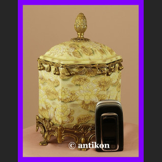 Wspaniała duża herbatnica secesja z brązem