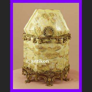 Wspaniała duża herbatnica secesja z brązem Wspaniała duża herbatnica secesja z brązem