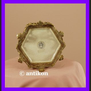 Wspaniała duża herbatnica secesja z brązem Wspaniała duża herbatnica secesja z brązem