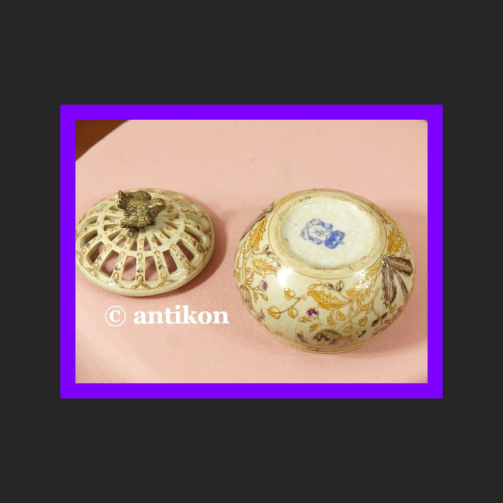 Ażurowe puzdro z ptaszkiem wspaniała szkatułka Ażurowe puzdro z ptaszkiem wspaniała szkatułka