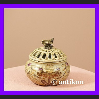 Ażurowe puzdro z ptaszkiem wspaniała szkatułka Ażurowe puzdro z ptaszkiem wspaniała szkatułka