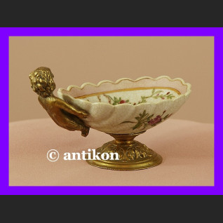 Finezyjna kwiatowa paterka brąz cudo Finezyjna kwiatowa paterka brąz cudo