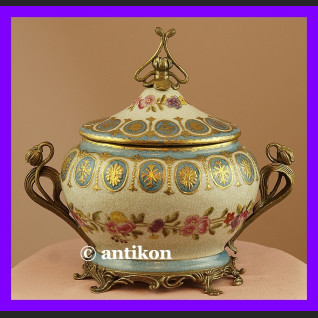 Wspaniała duża secesyjna bomboniera malowana