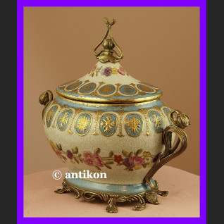 Wspaniała duża secesyjna bomboniera malowana Wspaniała duża secesyjna bomboniera malowana