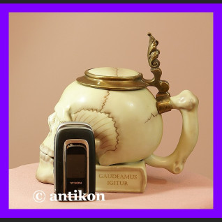 Niesamowity kufel fantastyczna czaszka Niesamowity kufel fantastyczna czaszka