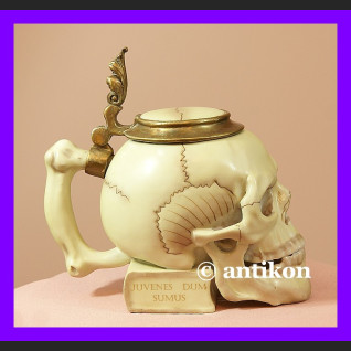 Niesamowity kufel fantastyczna czaszka Niesamowity kufel fantastyczna czaszka