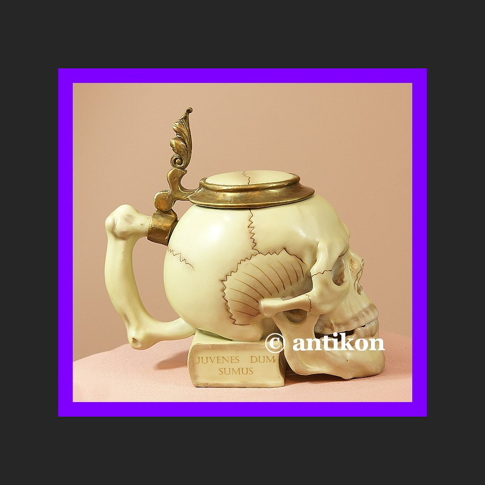 Niesamowity kufel fantastyczna czaszka Niesamowity kufel fantastyczna czaszka