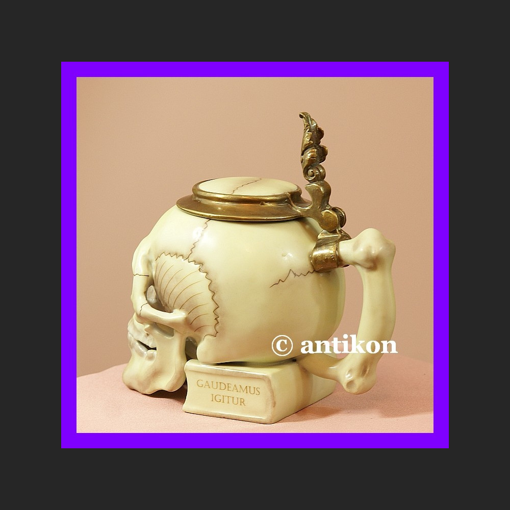 Niesamowity kufel fantastyczna czaszka Niesamowity kufel fantastyczna czaszka