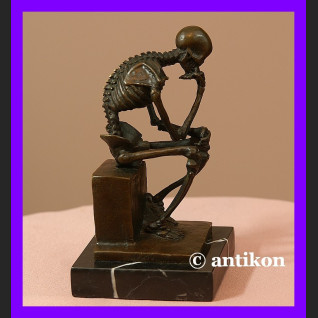 Kościotrup myśliciel niesamowita rzeźba brąz  Kościotrup myśliciel niesamowita rzeźba brąz