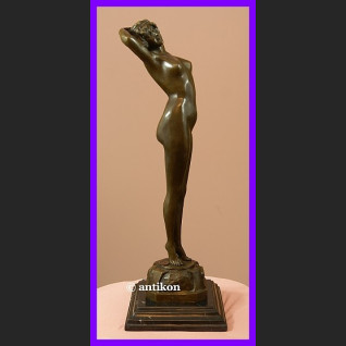 Rzeźba akt duży brąz kobieta stojąca
