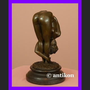 Niezwykle zmysłowy akt kobiety cudna rzeźba brąz Niezwykle zmysłowy akt kobiety cudna rzeźba brąz