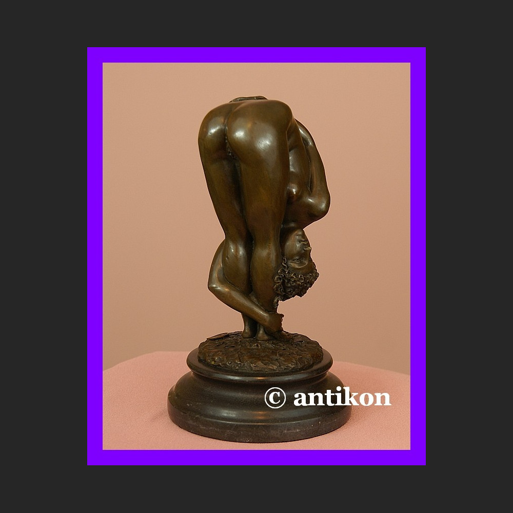 Niezwykle zmysłowy akt kobiety cudna rzeźba brąz Niezwykle zmysłowy akt kobiety cudna rzeźba brąz