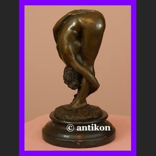 Niezwykle zmysłowy akt kobiety cudna rzeźba brąz Niezwykle zmysłowy akt kobiety cudna rzeźba brąz