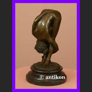 Niezwykle zmysłowy akt kobiety cudna rzeźba brąz Niezwykle zmysłowy akt kobiety cudna rzeźba brąz