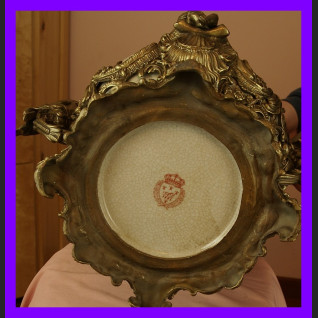 Waza z różami okuta w brąz królewska porcelana Waza z różami okuta w brąz królewska porcelana