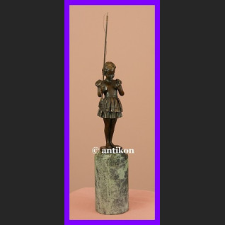 Śliczna dziewczynka z wędką paryski brąz