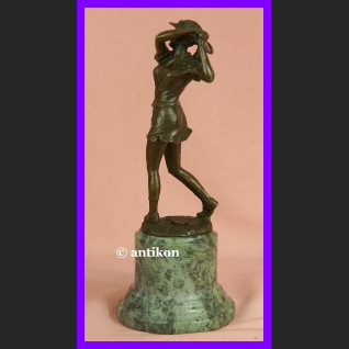 Golfistka wspaniała sygnowana rzeźba z brązu Golfistka wspaniała sygnowana rzeźba z brązu