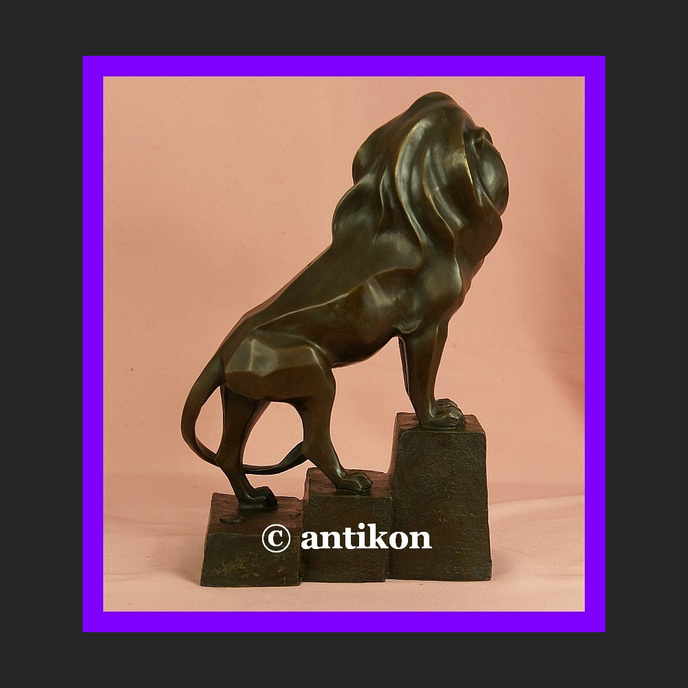 Lew rzeźba nowoczesna z brązu dostojny prezent 