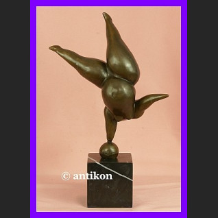 Akrobatka prawdziwy brąz modernistyczna rzeźba Akrobatka prawdziwy brąz modernistyczna rzeźba