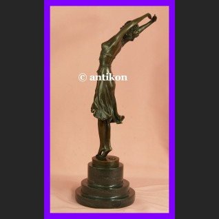 Tancerka śliczny brąz sygnowana rzeźba Art Deco Tancerka śliczny brąz sygnowana rzeźba Art Deco