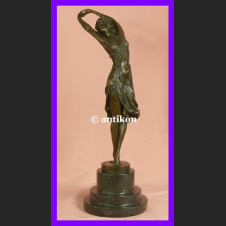 Tancerka śliczny brąz sygnowana rzeźba Art Deco Tancerka śliczny brąz sygnowana rzeźba Art Deco