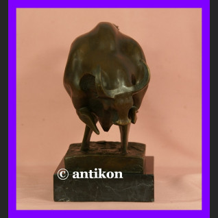 Rzeźba Byk symbol hossy giełdowej 