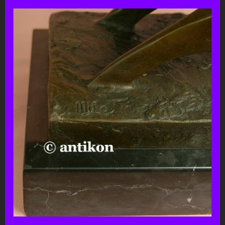 Rzeźba z brązu byk symbol hossy giełdowej 