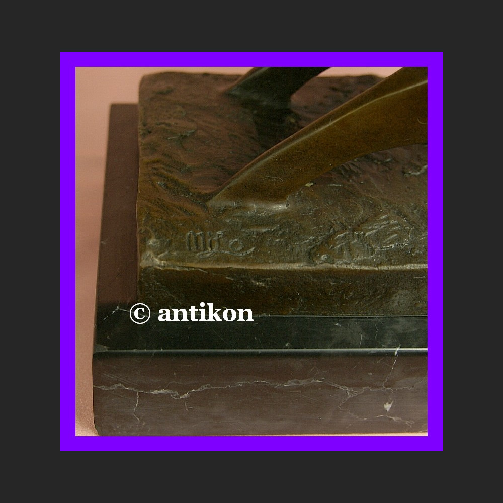 Rzeźba Byk symbol hossy giełdowej 