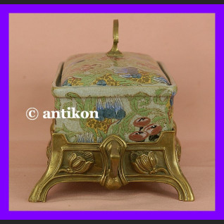 Zachwycająca duża szkatuła okuta w brąz secesja Zachwycająca duża szkatuła okuta w brąz secesja