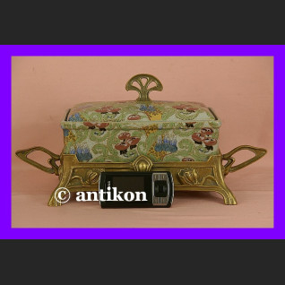 Zachwycająca duża szkatuła okuta w brąz secesja Zachwycająca duża szkatuła okuta w brąz secesja