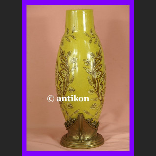 Znakomity duży secesyjny wazon okuty w brąz sygn. Znakomity duży secesyjny wazon okuty w brąz sygn.