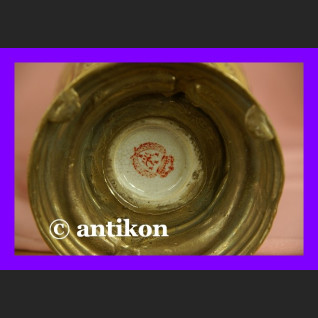 Znakomity duży secesyjny wazon okuty w brąz sygn. Znakomity duży secesyjny wazon okuty w brąz sygn.