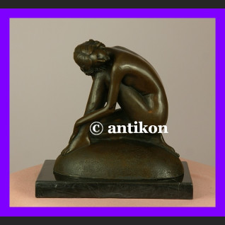 Klasyczny akt śliczna rzeźba prawdziwy brąz syg.