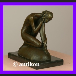 Klasyczny akt śliczna rzeźba prawdziwy brąz syg.