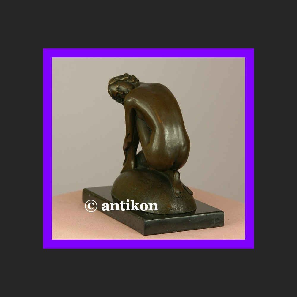 Klasyczny akt śliczna rzeźba prawdziwy brąz syg.