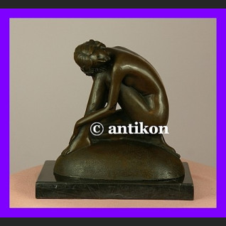 Klasyczny akt śliczna rzeźba prawdziwy brąz syg.