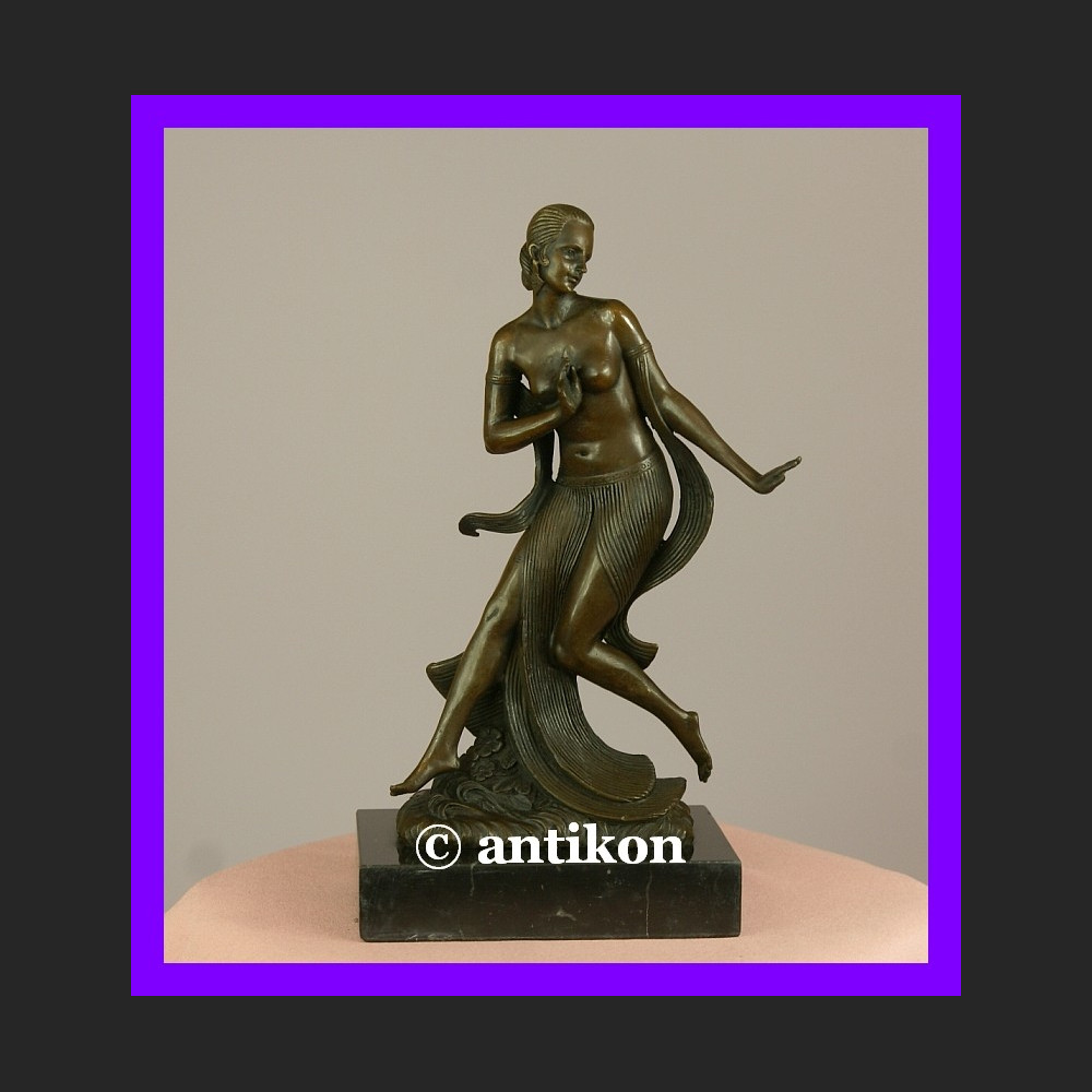 Rzeźba z brązu Tancerka akt z brązu sygowany  Art Deco 