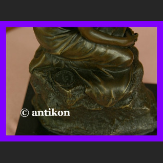 Śpiąca dziewczyna klasyczne piękno sygnowana rzeźba prawdziwy brąz Śpiąca dziewczyna klasyczne piękno sygnowana rzeźba prawdziwy brąz