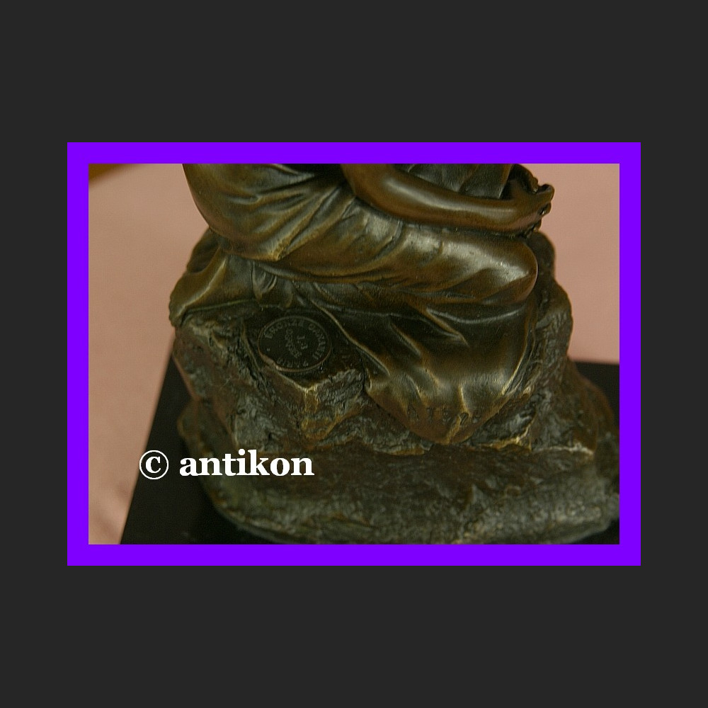 Śpiąca dziewczyna klasyczne piękno sygnowana rzeźba prawdziwy brąz Śpiąca dziewczyna klasyczne piękno sygnowana rzeźba prawdziwy brąz