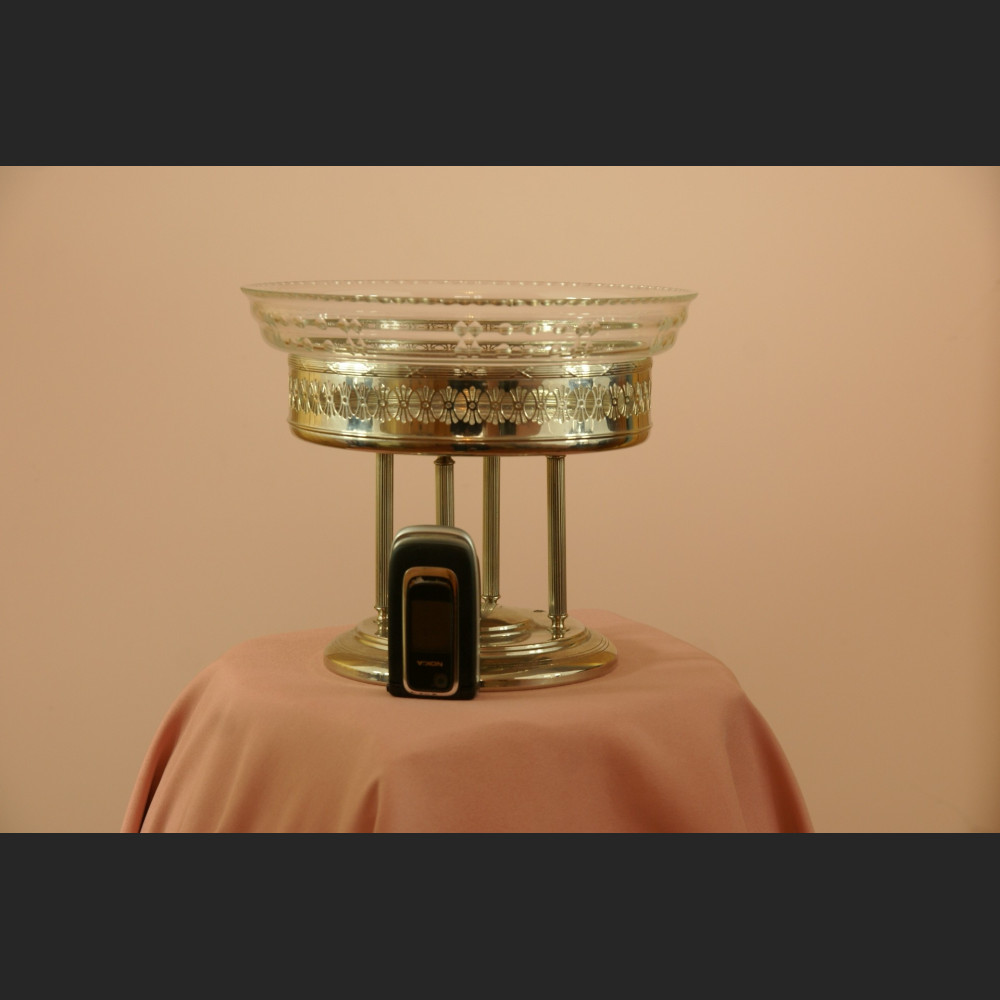 Duża patera na kolumnach