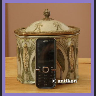 Szkatuła porcelanowa z ptakami 