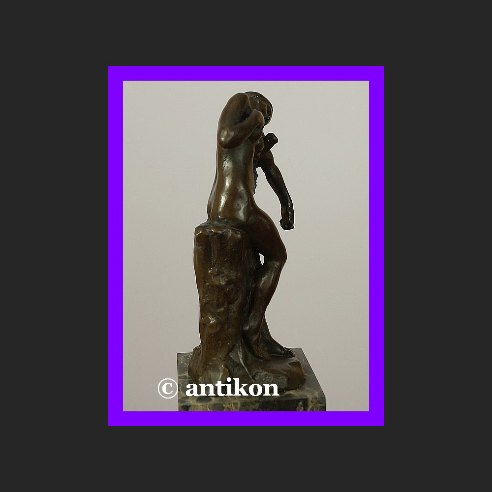 Córka Niobe akt z brązu przepiękna sygnowana rzeźba Córka Niobe akt z brązu przepiękna sygnowana rzeźba